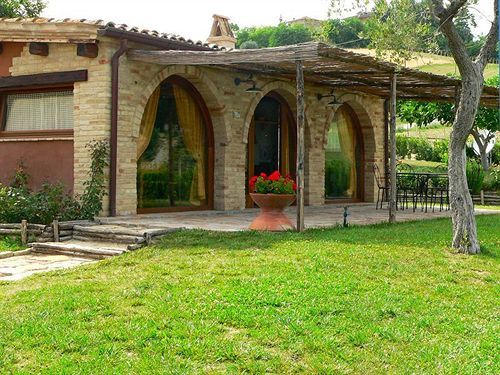 Agriturismo Fiore Di Campo Fermo Bagian luar foto
